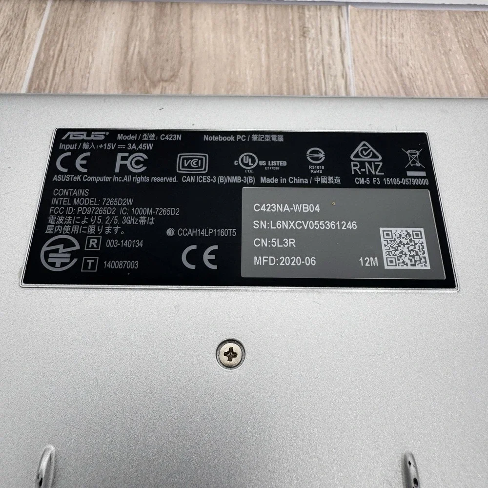 ASUS Chromebook C423NA 14‎ Laptop Silver 4GB RAM 32GB SSD WiFi Ready